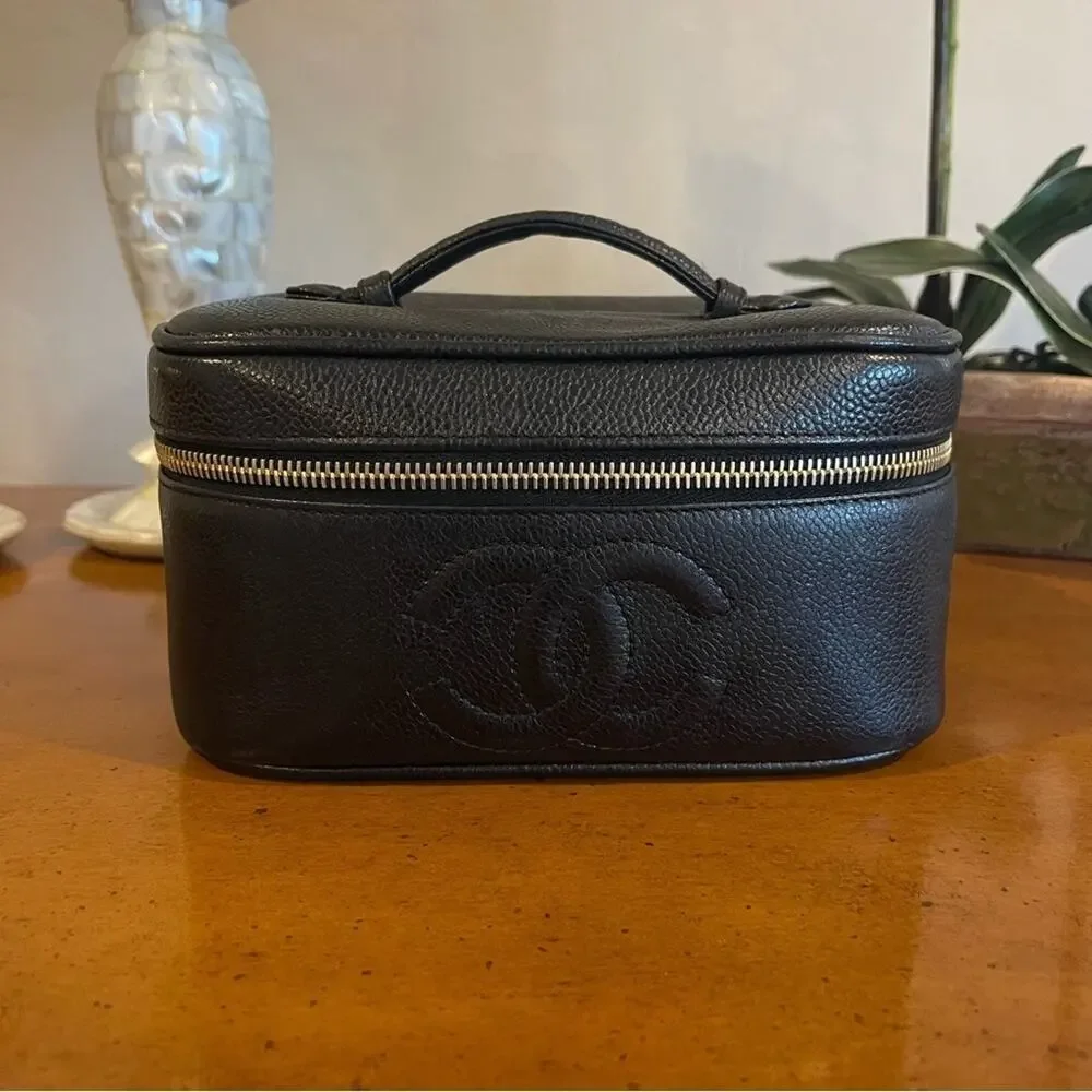 CHANEL Vintage CC Logo Caviar Leather Vanity Case Black